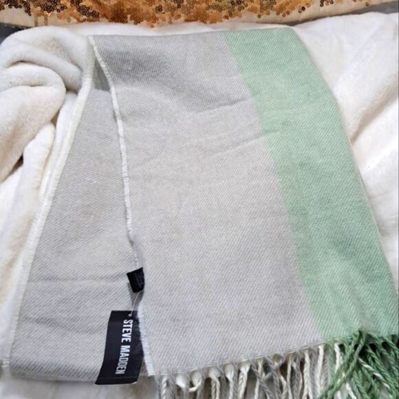 NWT Steve Madden Scarf - Picture 5 of 6